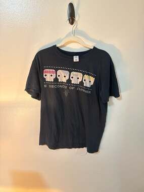 5 Seconds of Summer 2014 Tour Skull Graphic Band Tee